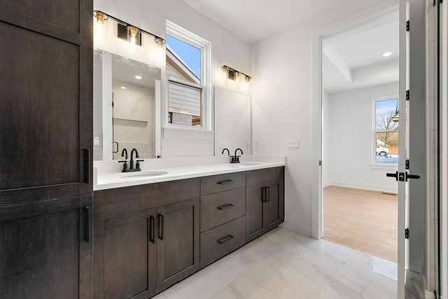 5872 Willow Grove Drive, Troy, MI 48085