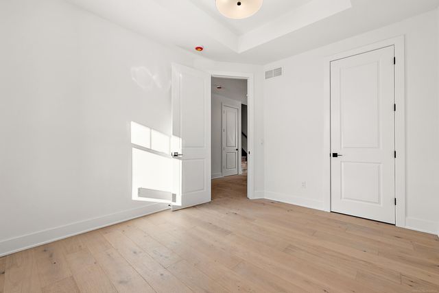 5872 Willow Grove Drive, Troy, MI 48085