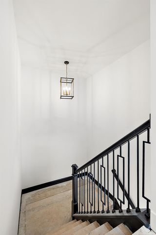 5872 Willow Grove Drive, Troy, MI 48085