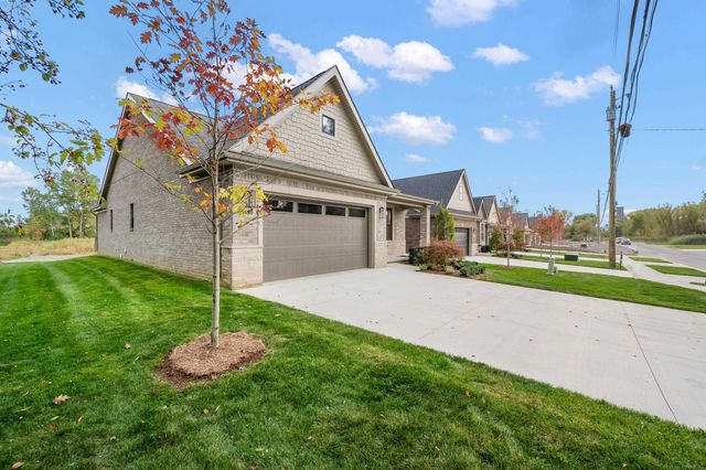 5872 Willow Grove Drive, Troy, MI 48085