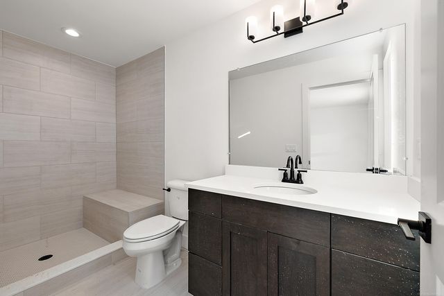 5872 Willow Grove Drive, Troy, MI 48085