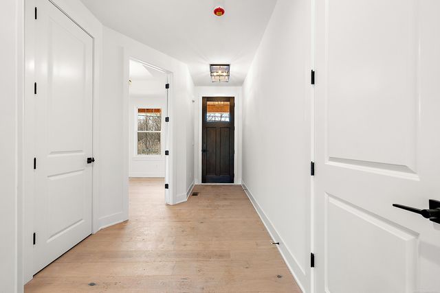 5872 Willow Grove Drive, Troy, MI 48085