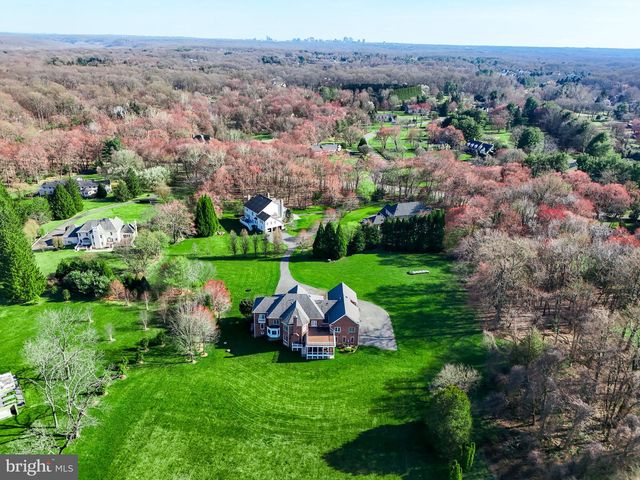 9722 ARNON CHAPEL RD, Great Falls, VA 22066