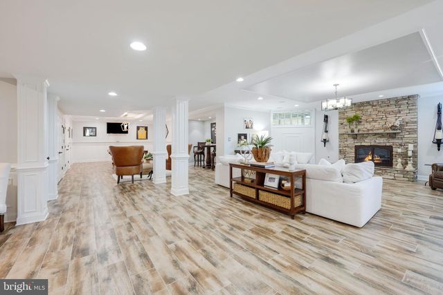 9722 ARNON CHAPEL RD, Great Falls, VA 22066
