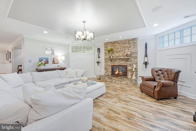 9722 ARNON CHAPEL RD, Great Falls, VA 22066