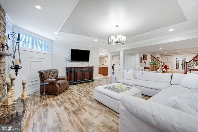 9722 ARNON CHAPEL RD, Great Falls, VA 22066