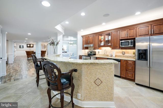 9722 ARNON CHAPEL RD, Great Falls, VA 22066