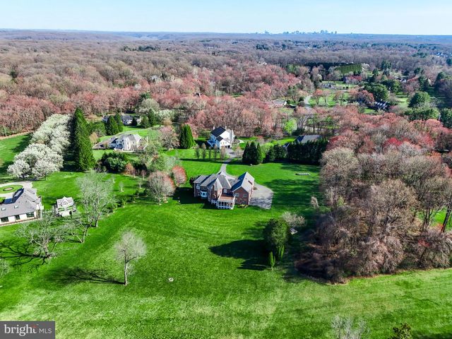 9722 ARNON CHAPEL RD, Great Falls, VA 22066