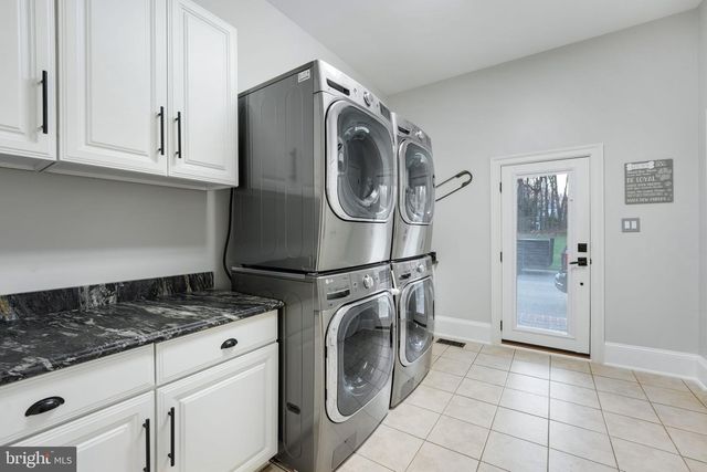 9722 ARNON CHAPEL RD, Great Falls, VA 22066