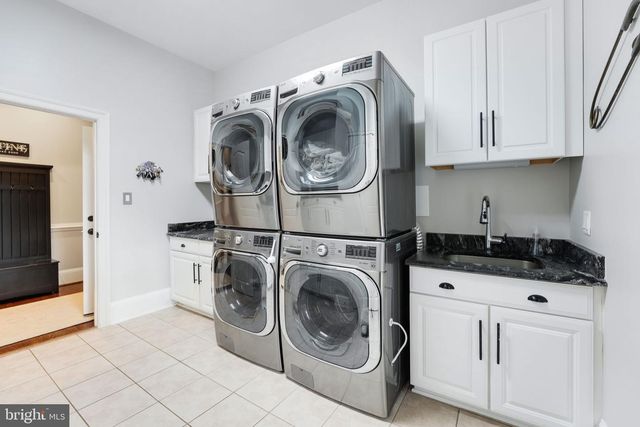 9722 ARNON CHAPEL RD, Great Falls, VA 22066