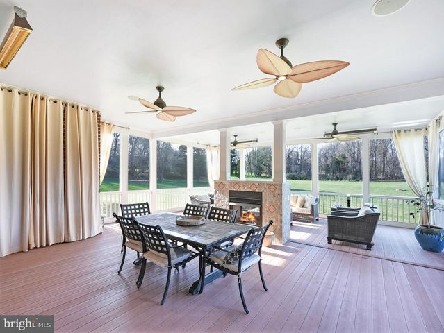 9722 ARNON CHAPEL RD, Great Falls, VA 22066