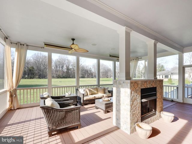 9722 ARNON CHAPEL RD, Great Falls, VA 22066