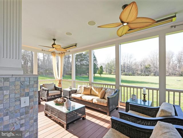 9722 ARNON CHAPEL RD, Great Falls, VA 22066