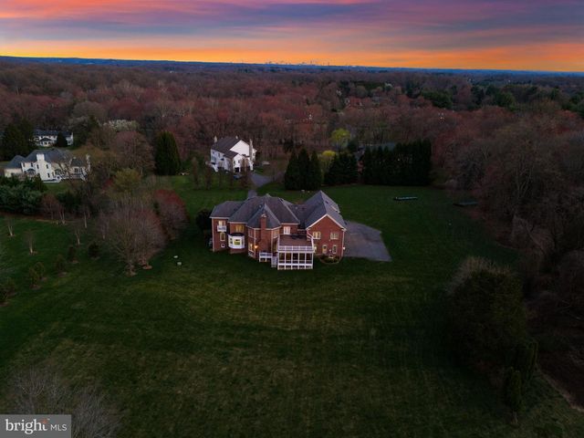 9722 ARNON CHAPEL RD, Great Falls, VA 22066