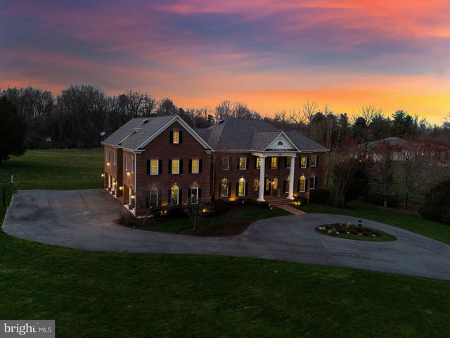9722 ARNON CHAPEL RD, Great Falls, VA 22066