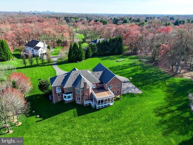 9722 ARNON CHAPEL RD, Great Falls, VA 22066