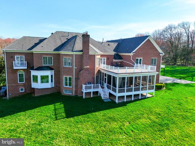 9722 ARNON CHAPEL RD, Great Falls, VA 22066