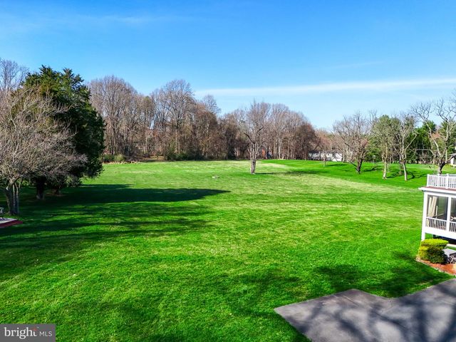 9722 ARNON CHAPEL RD, Great Falls, VA 22066