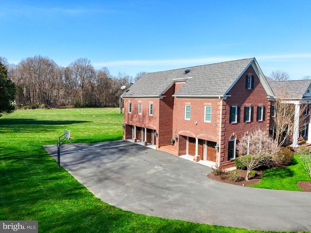9722 ARNON CHAPEL RD, Great Falls, VA 22066