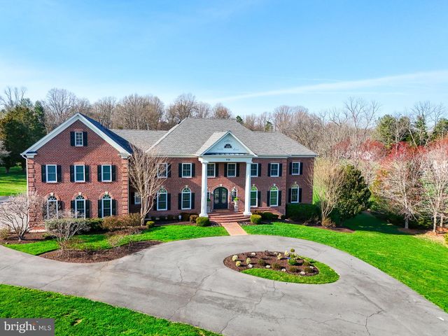 9722 ARNON CHAPEL RD, Great Falls, VA 22066