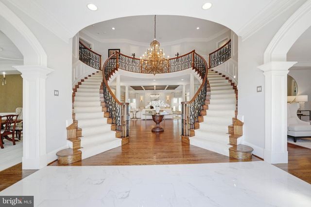 9722 ARNON CHAPEL RD, Great Falls, VA 22066