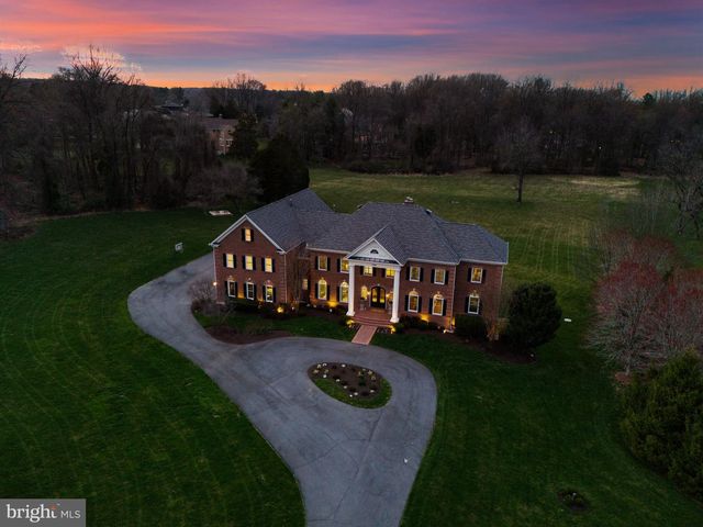 9722 ARNON CHAPEL RD, Great Falls, VA 22066