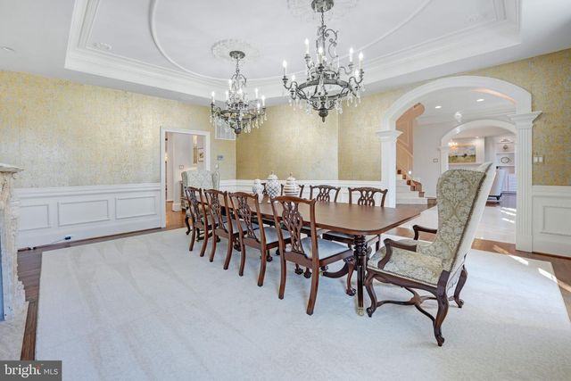 9722 ARNON CHAPEL RD, Great Falls, VA 22066