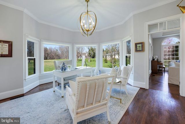 9722 ARNON CHAPEL RD, Great Falls, VA 22066