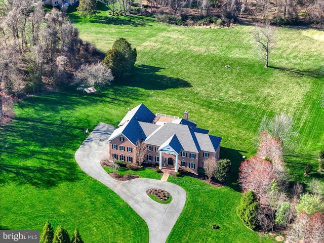 9722 ARNON CHAPEL RD, Great Falls, VA 22066