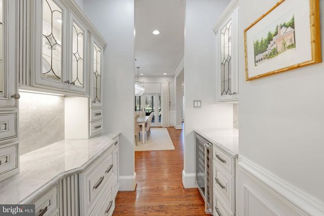 9722 ARNON CHAPEL RD, Great Falls, VA 22066