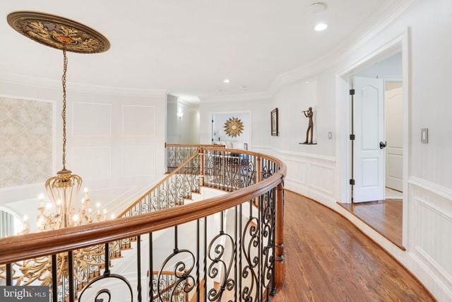 9722 ARNON CHAPEL RD, Great Falls, VA 22066