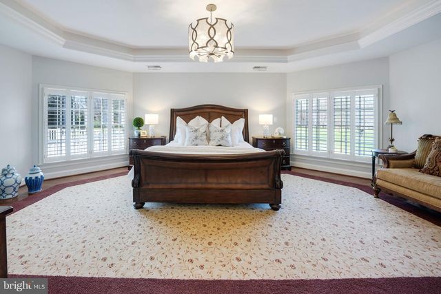 9722 ARNON CHAPEL RD, Great Falls, VA 22066