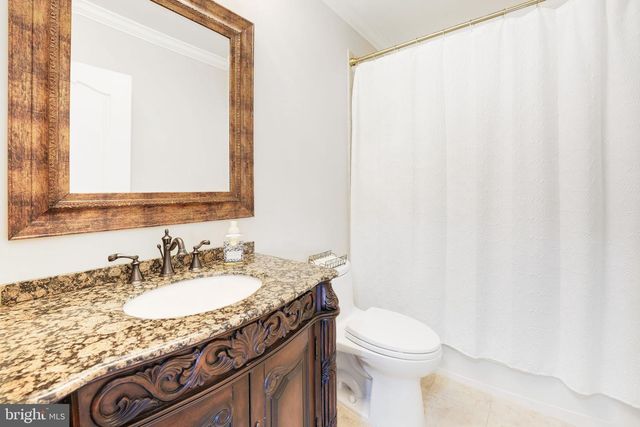 9722 ARNON CHAPEL RD, Great Falls, VA 22066