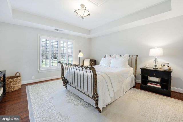 9722 ARNON CHAPEL RD, Great Falls, VA 22066