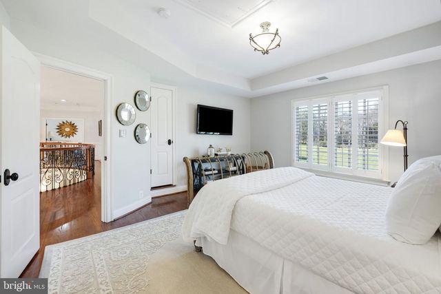 9722 ARNON CHAPEL RD, Great Falls, VA 22066