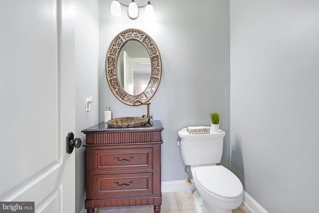 9722 ARNON CHAPEL RD, Great Falls, VA 22066