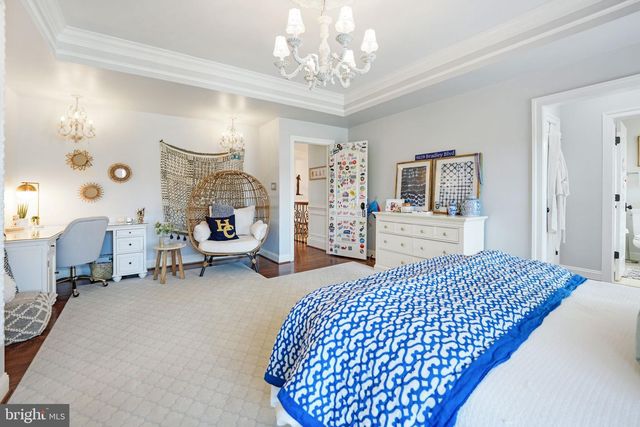 9722 ARNON CHAPEL RD, Great Falls, VA 22066