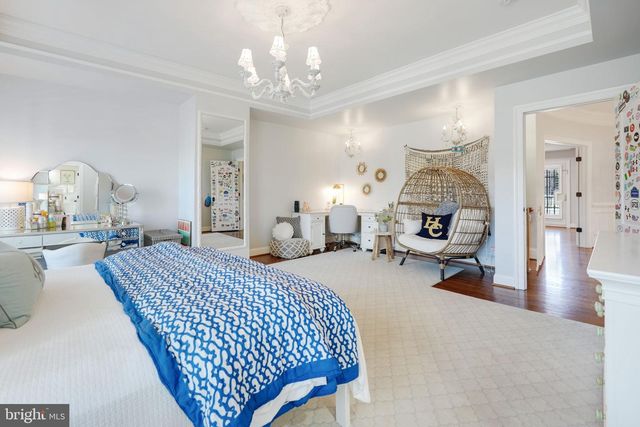 9722 ARNON CHAPEL RD, Great Falls, VA 22066