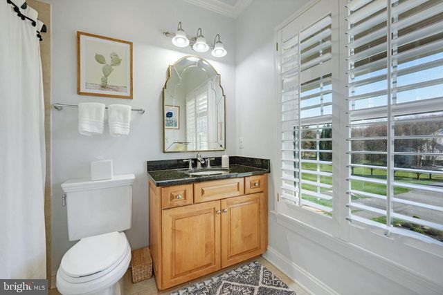 9722 ARNON CHAPEL RD, Great Falls, VA 22066