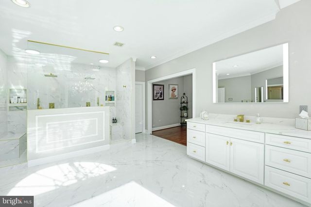 9722 ARNON CHAPEL RD, Great Falls, VA 22066