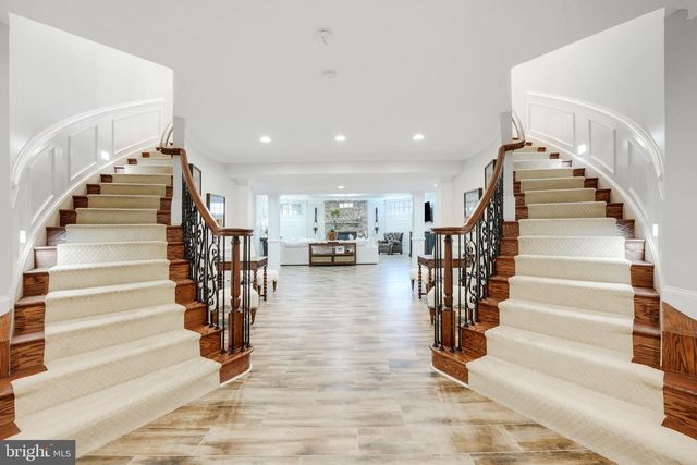 9722 ARNON CHAPEL RD, Great Falls, VA 22066