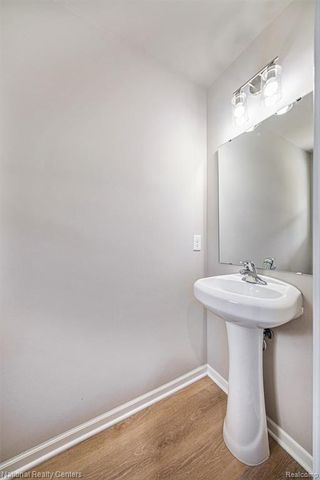25011 Fairgrove Street, Woodhaven, MI 48183