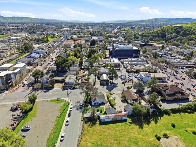 55 E 1st Street, Morgan Hill, CA 95037