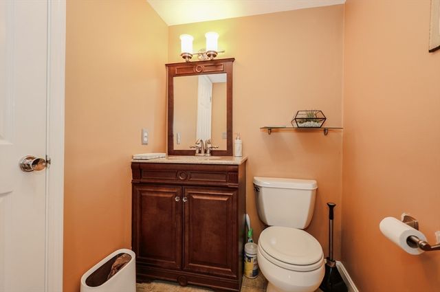 100 Merrimack Ave 25, Dracut, MA 01826