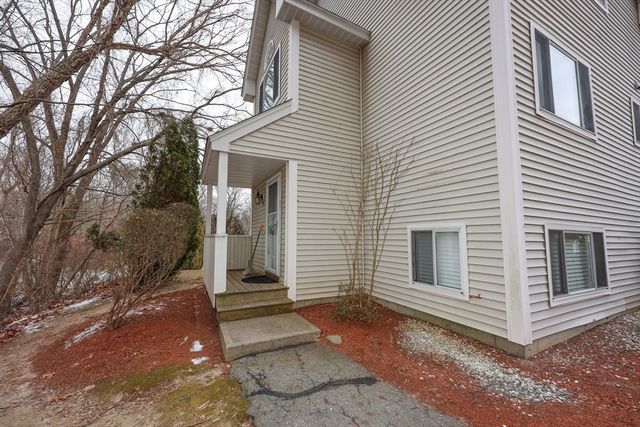 100 Merrimack Ave 25, Dracut, MA 01826