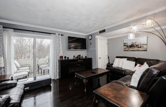 100 Merrimack Ave 25, Dracut, MA 01826