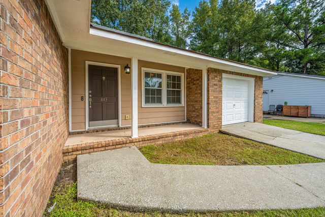 443 Robin Drive, Goose Creek, SC 29445