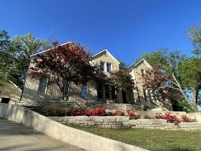 1350 Woodbriar Lane, Catoosa, OK 74015