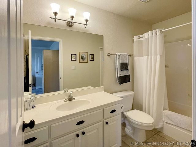 1350 Woodbriar Lane, Catoosa, OK 74015