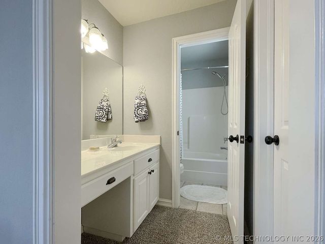 1350 Woodbriar Lane, Catoosa, OK 74015